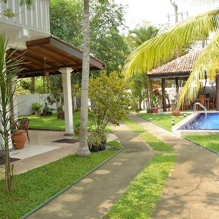 Surf Villa Hikkaduwa Exterior photo