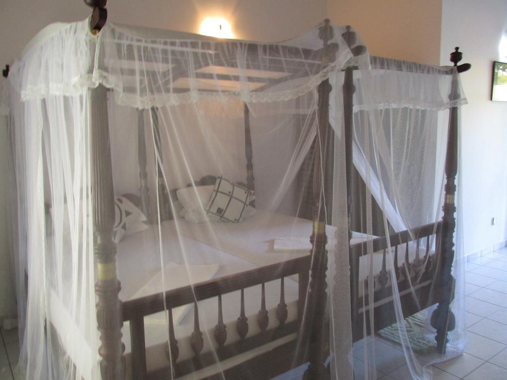 Surf Villa Hikkaduwa Exterior photo