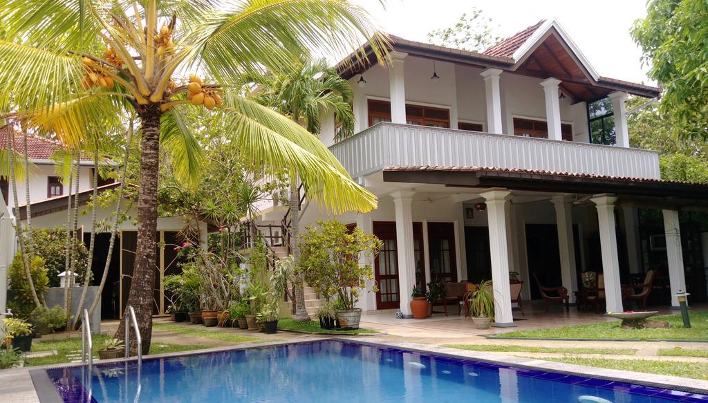 Surf Villa Hikkaduwa Exterior photo