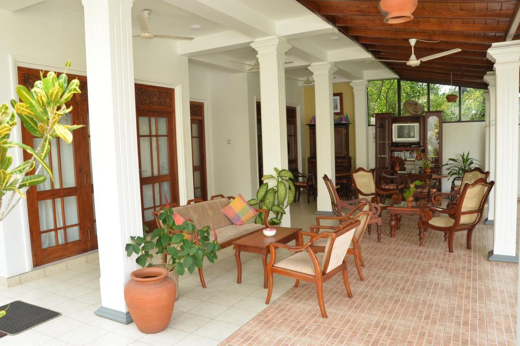 Surf Villa Hikkaduwa Exterior photo